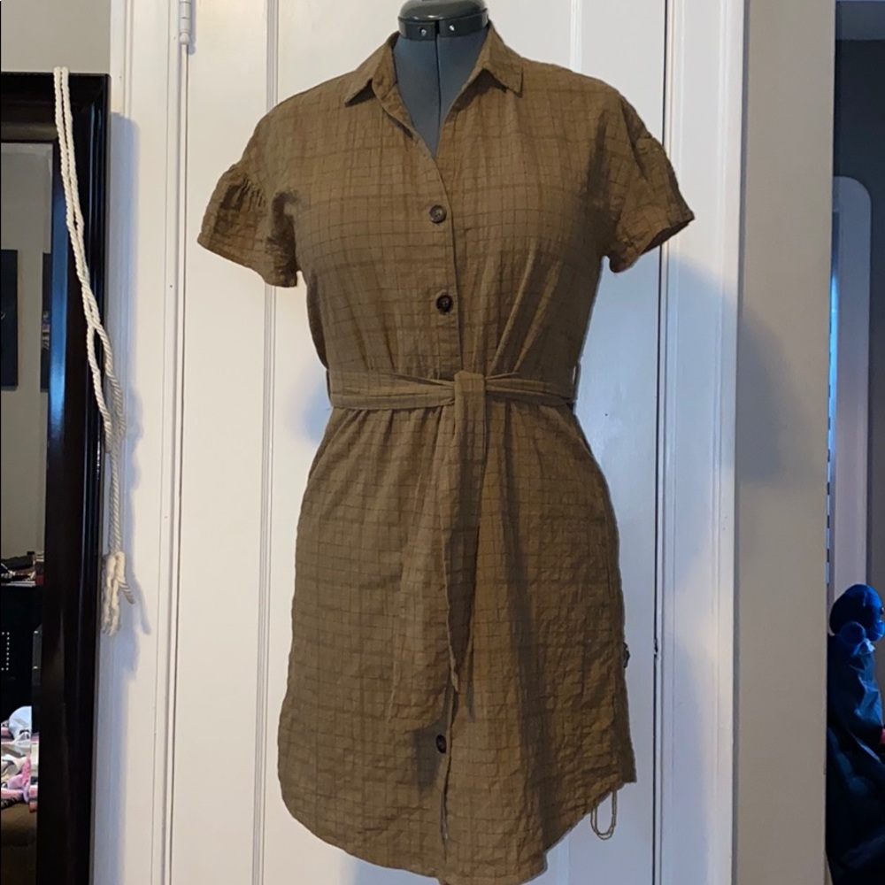🤍 Lush Button-up Dress 🤍